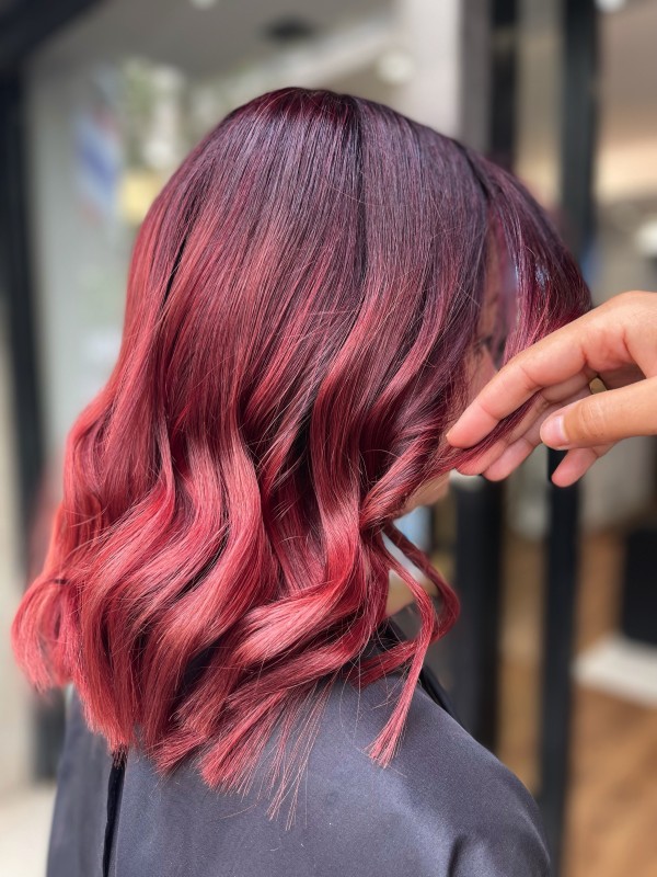 Ombré hair rouge dans le salon de coiffure remaktouch à Marseille
