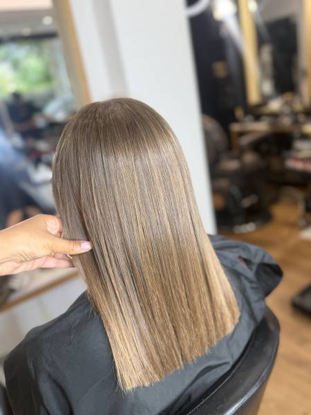 lissage brésilien salon RemakTouch à Marseille proche d'Aix en Provence