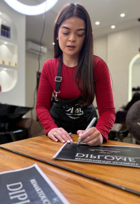 Formation professionnelle pour devenir expert en lissage brésilien